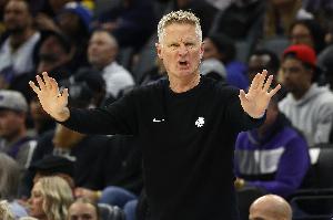 都站出来了！勇士替补打出一波9-0反超比分